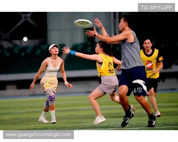 南京飞盘队与重庆飞盘队战术分析赛后复盘探讨