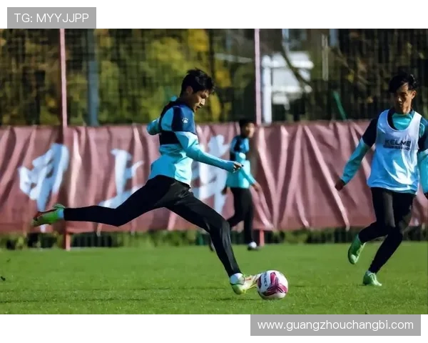 成都乒乓球队在邀请赛中以90分高居积分榜首位展现强劲实力